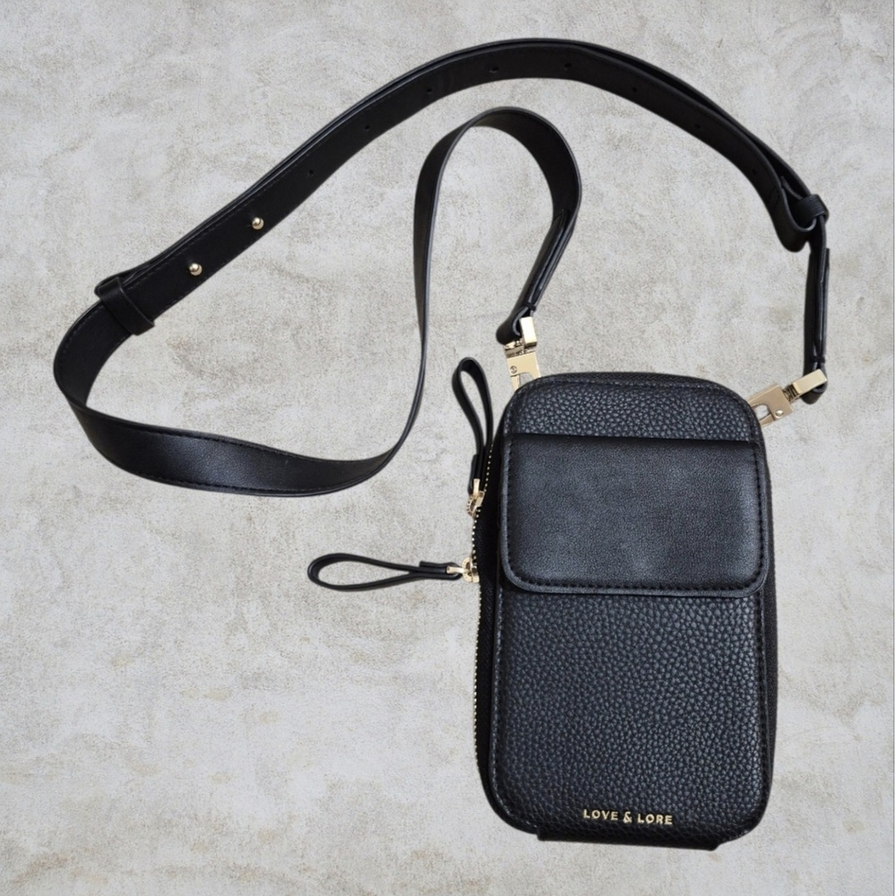Love & Lore Black Pebbled Vegan Leather Crossbody Phone Bag – Like New